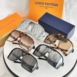 Picture of Louis Vuitton Sunglasses _SKUfw77817711fw